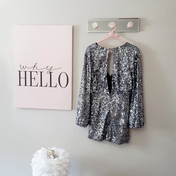 NWT OPT One Pretty Thing silver grey sequin wrap V-neckline holiday dress, S - Picture 8 of 10